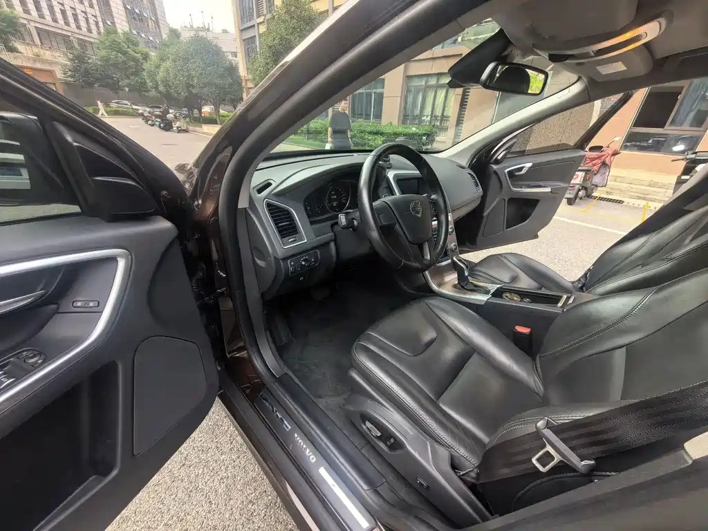 Volvo XC60 — миниатюра 8