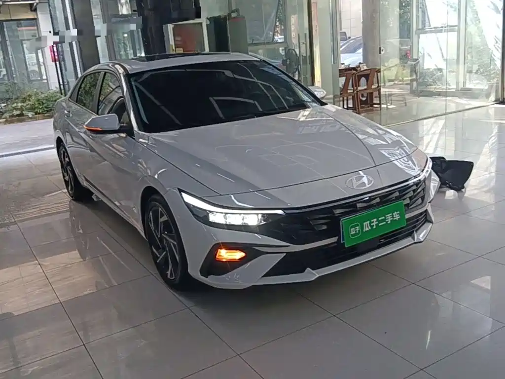 Hyundai Elantra — миниатюра 4