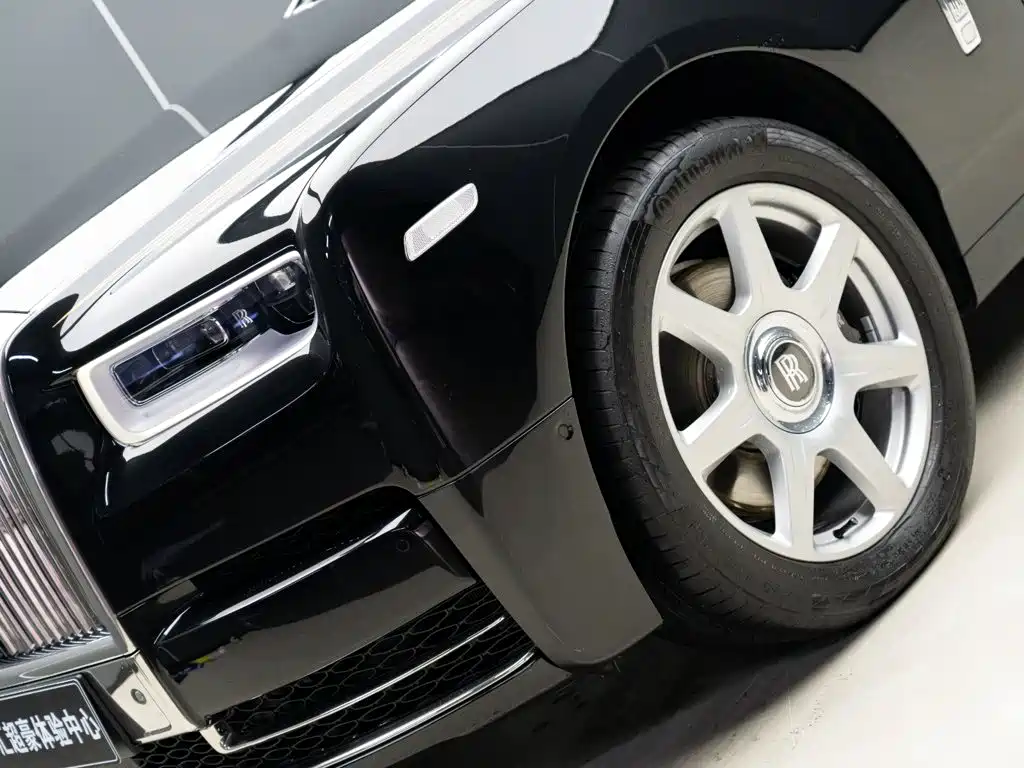 Rolls-Royce Phantom — миниатюра 2