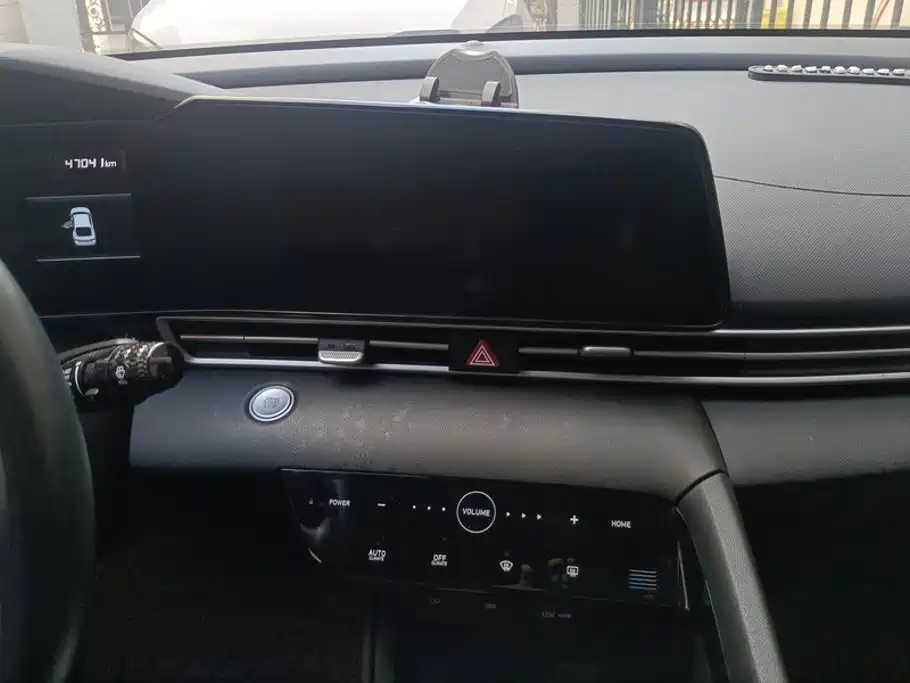 Hyundai Elantra — миниатюра 13