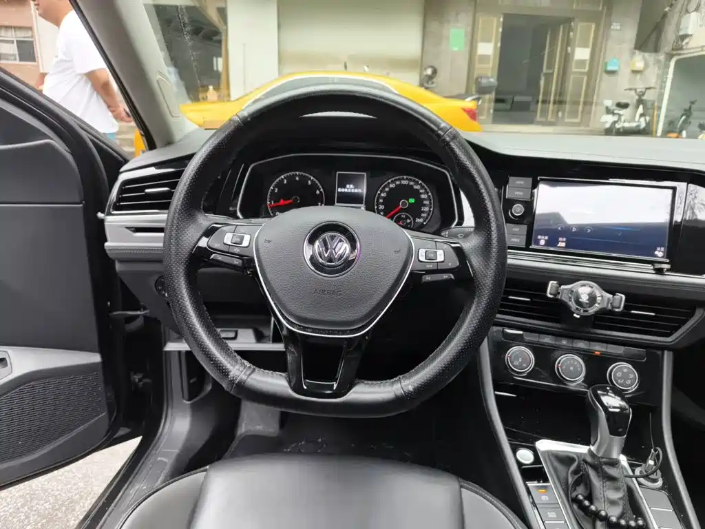 Volkswagen Sagitar — миниатюра 3