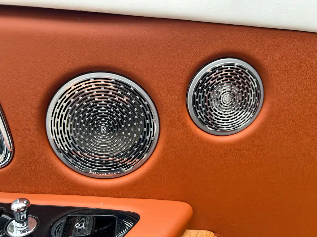 Rolls-Royce Cullinan — миниатюра 24