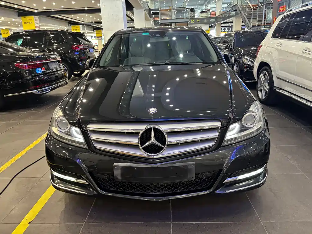 Mercedes-Benz C-Class — миниатюра 2