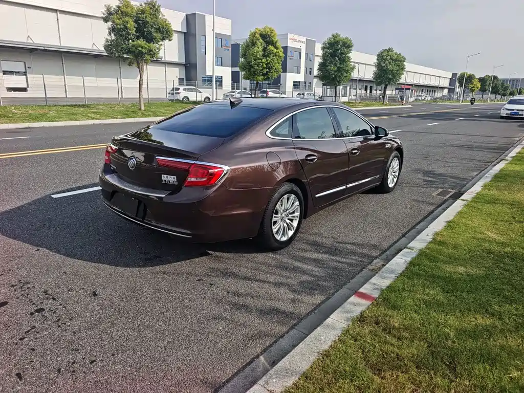 Buick LaCrosse — миниатюра 11