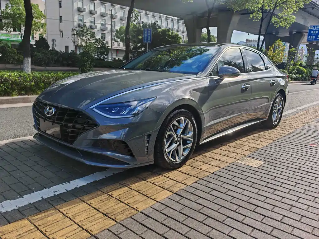 MODERN SONATA