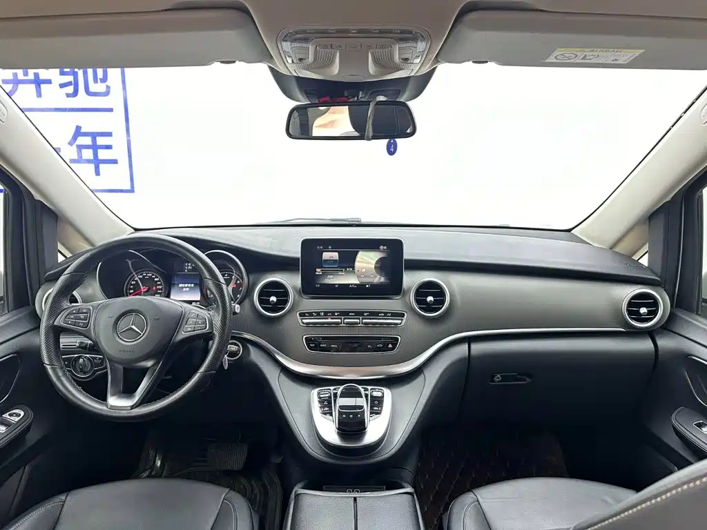 Mercedes-Benz V-Class (Import) — миниатюра 15