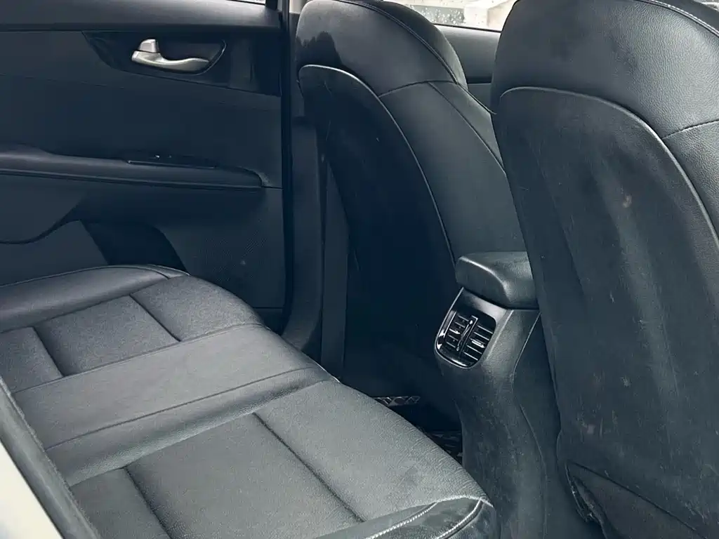 Kia K3 - фото 6