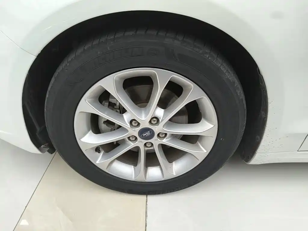 Ford Mondeo — миниатюра 23