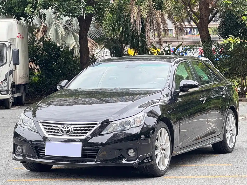 Toyota Reiz 2011