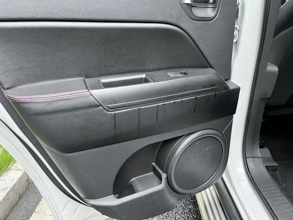 Jeep Patriot — миниатюра 13