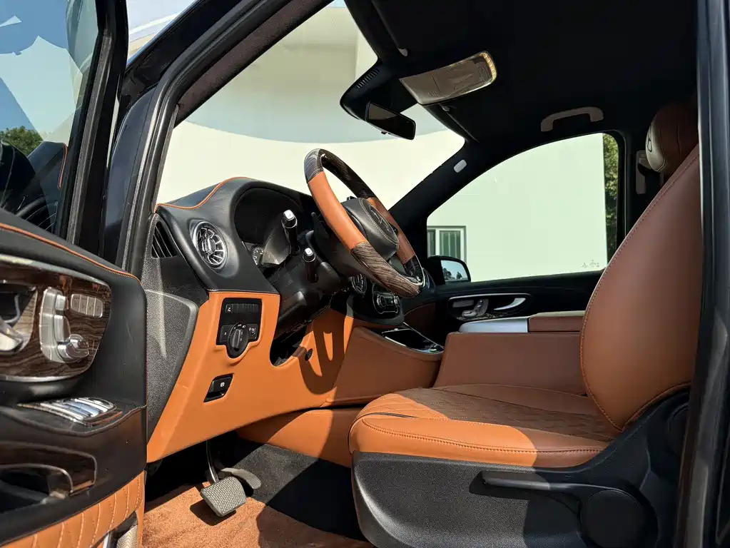 Mercedes-Benz Vito 2021 2.0T 7 мест