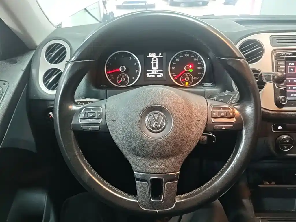 Volkswagen Tiguan — миниатюра 11