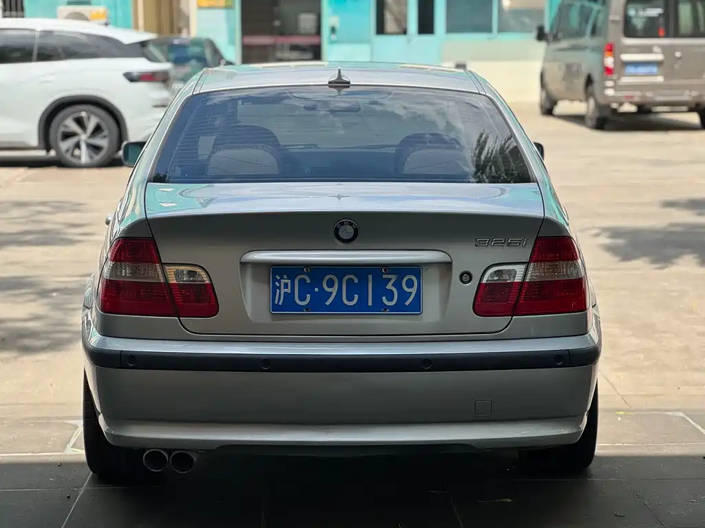 BMW 3 Series — миниатюра 13