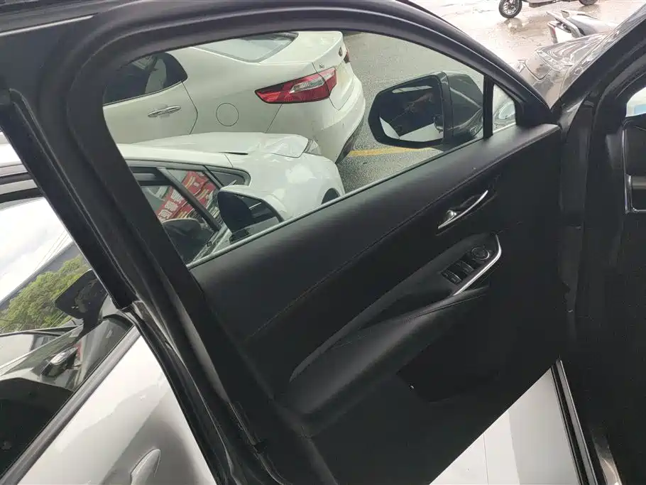 Cadillac XT4 2018 28T Lead