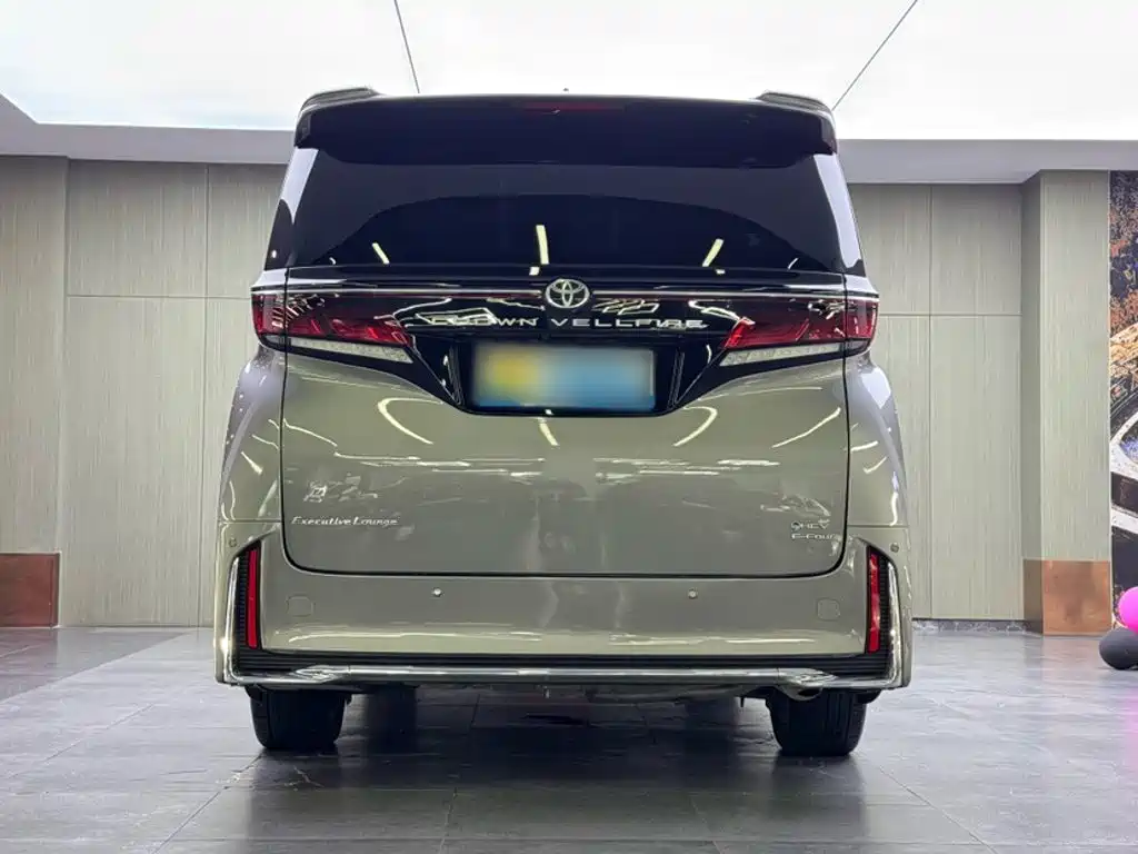 Toyota Vellfire — миниатюра 14