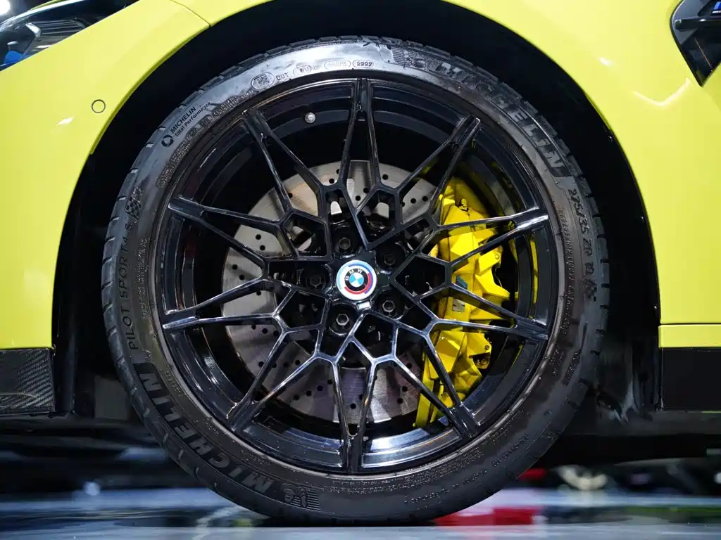 BMW M4 — миниатюра 2