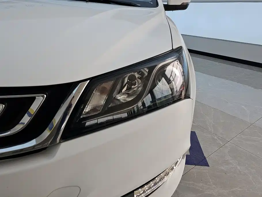 Geely Emgrand — миниатюра 5