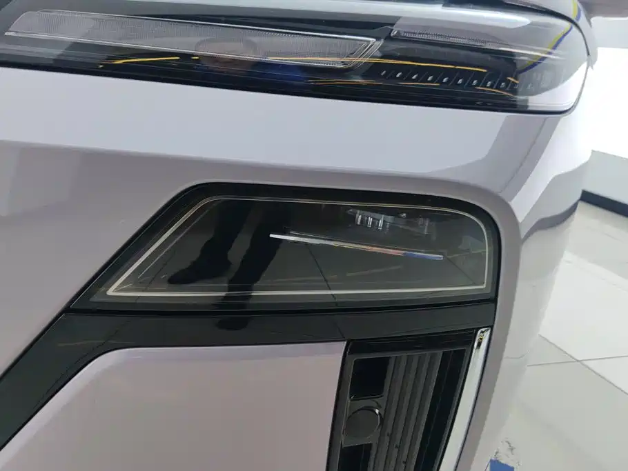 Roewe M7 DMH — миниатюра 5