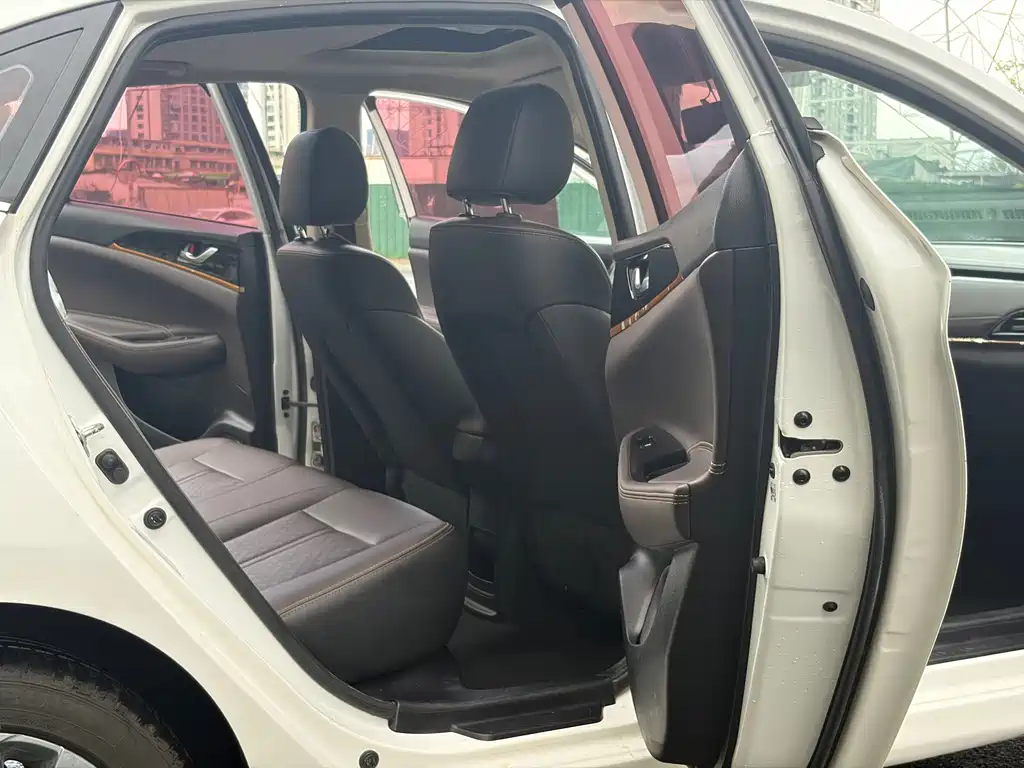 Changan Eado DT — миниатюра 13