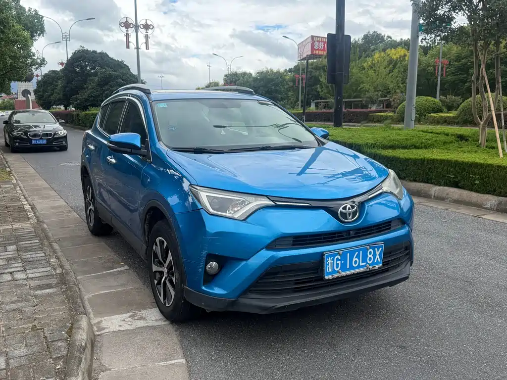 Toyota RAV4 — миниатюра 2