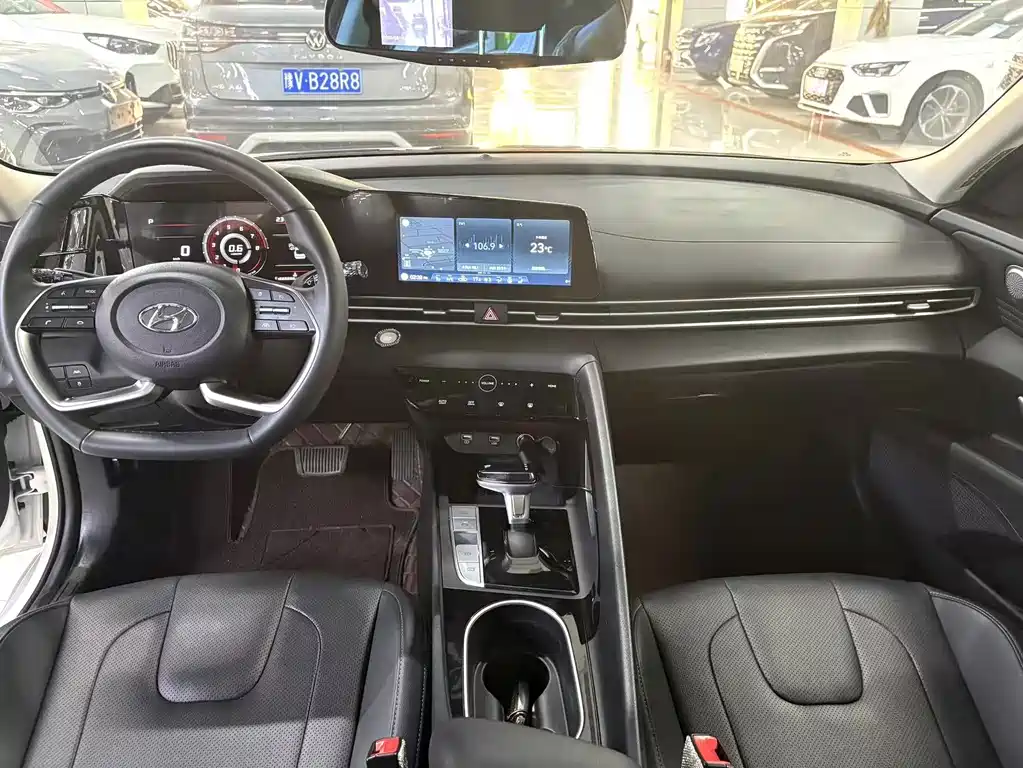 Hyundai Elantra — миниатюра 4