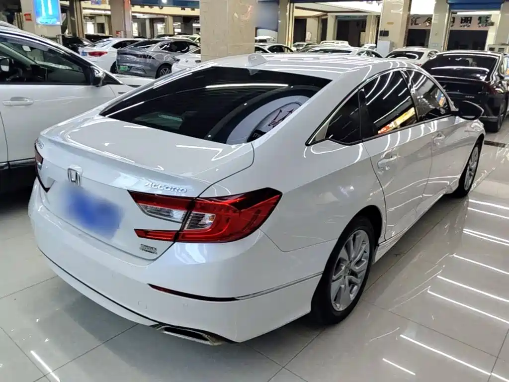 Honda Accord — миниатюра 7