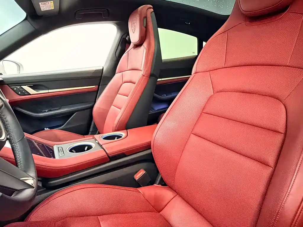 Porsche Taycan — миниатюра 6