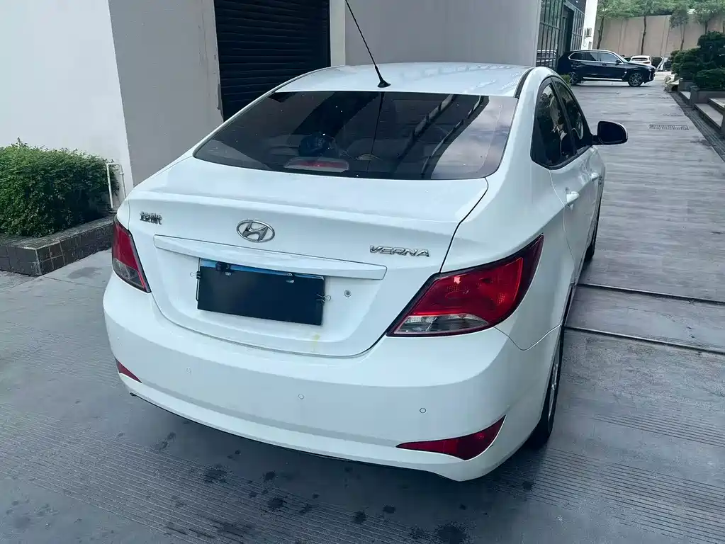 Hyundai Verna — миниатюра 9