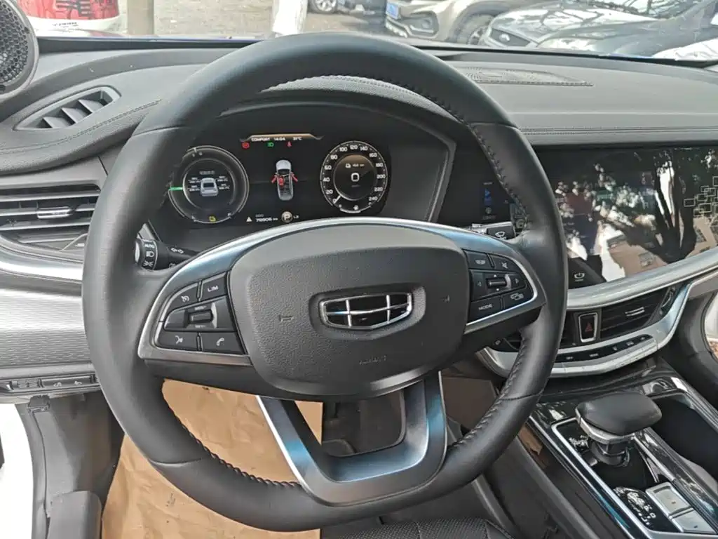 Geely Borui Hybrid — миниатюра 11