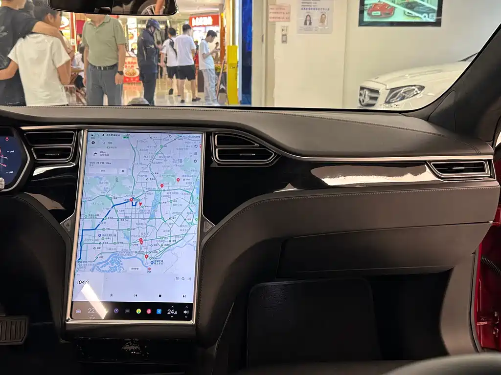 Tesla Model S — миниатюра 17