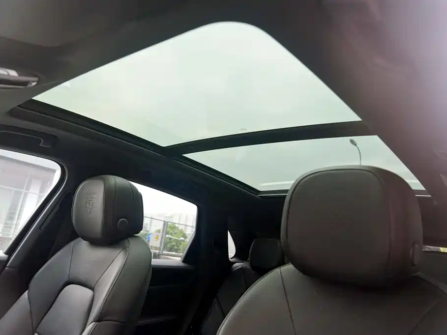 Porsche Cayenne — миниатюра 11