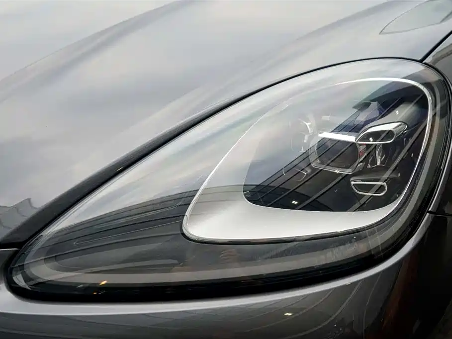 Porsche Cayenne — миниатюра 18