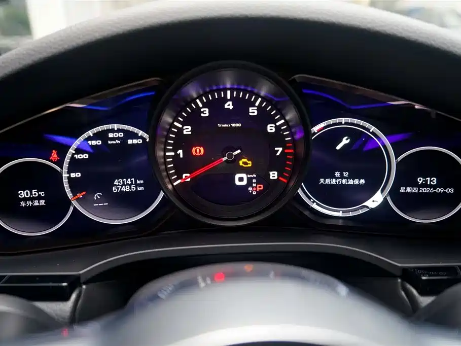 Porsche Cayenne — миниатюра 10