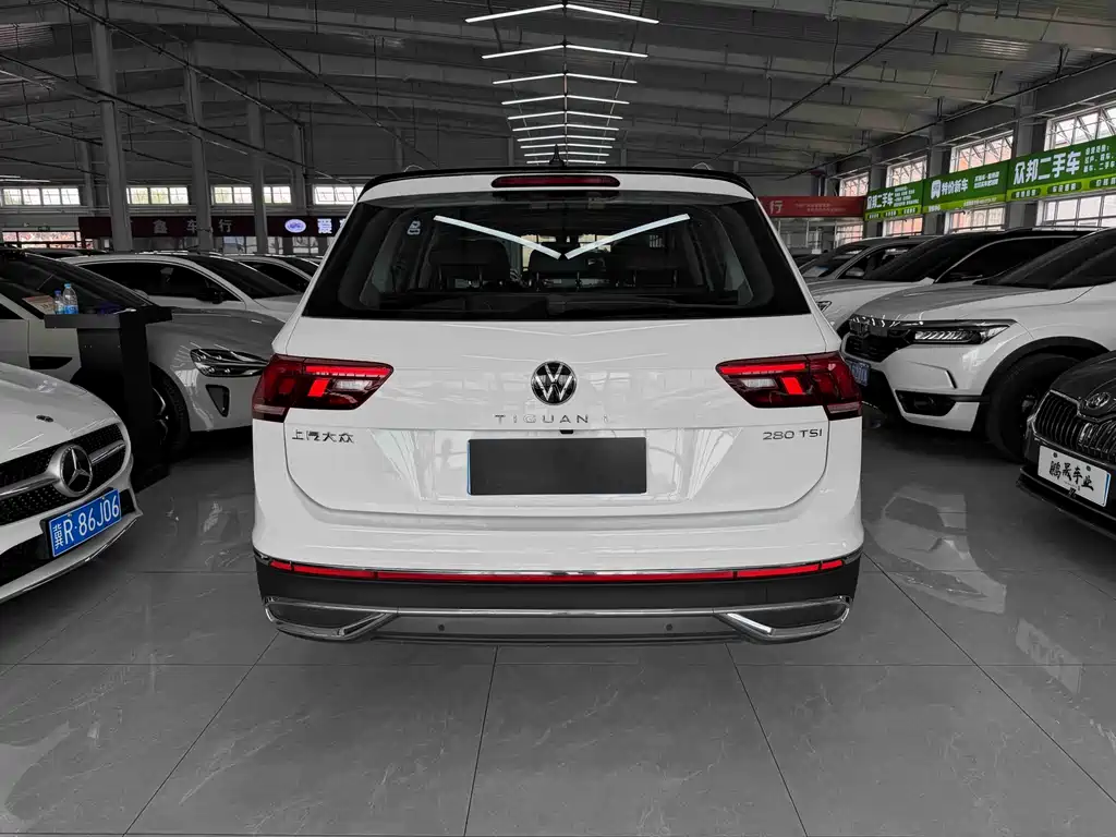 Volkswagen Tiguan L L 2023 280TSI AT