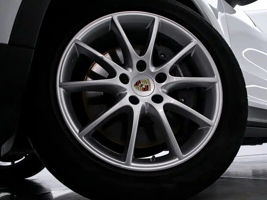 Porsche Cayenne — миниатюра 22