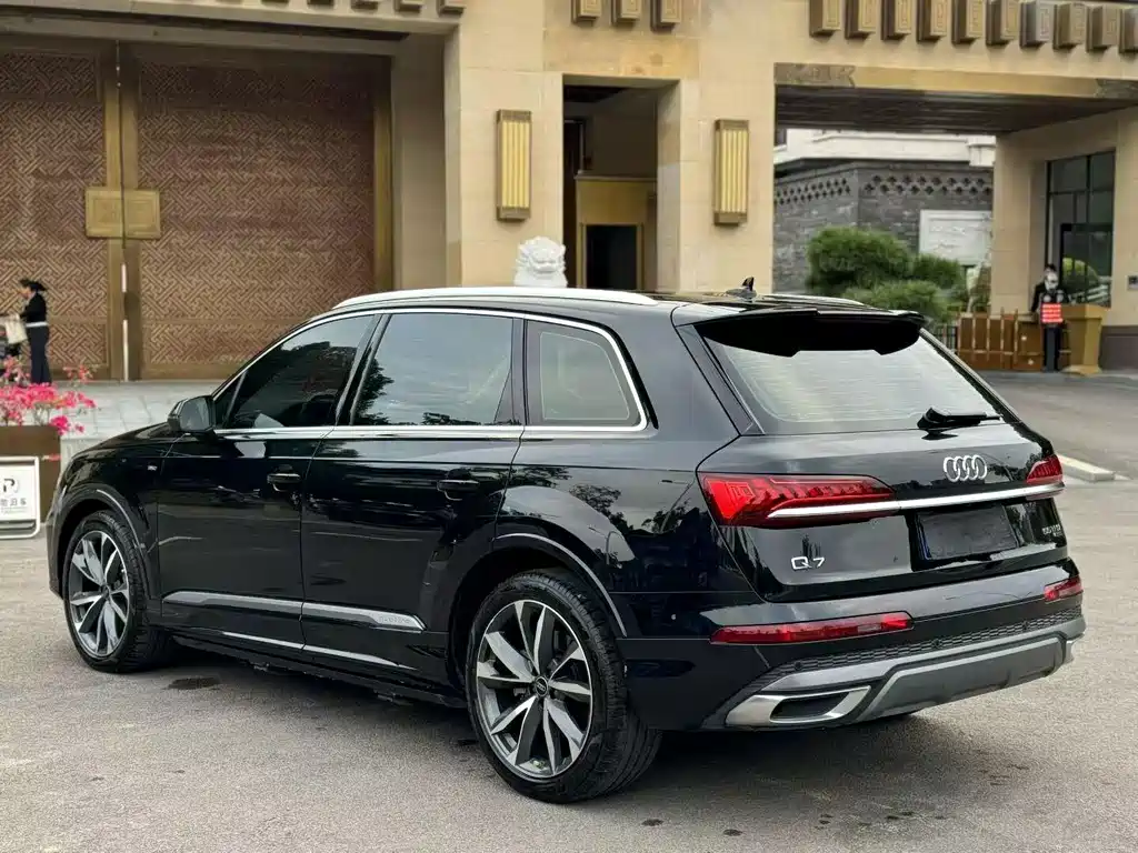 Audi Q7 2022 55 TFSI quattro S line Sport
