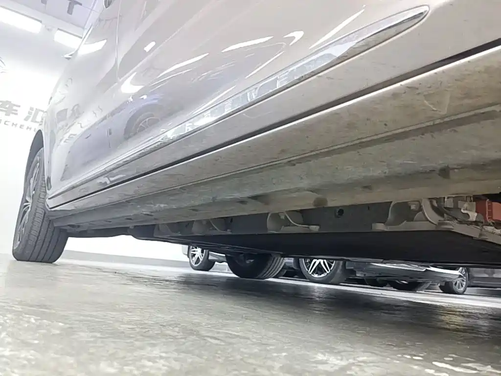 Roewe iMAX8 New Energy — миниатюра 21