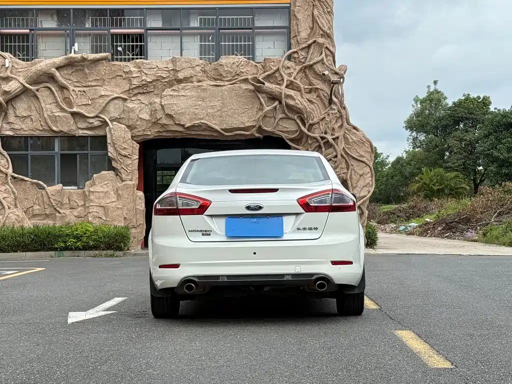 Ford Mondeo 2013 2.3L Fashion