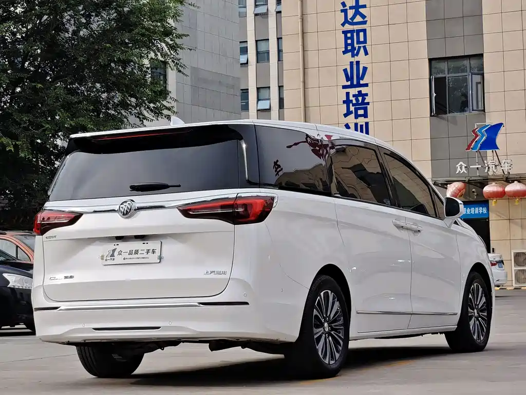 Buick GL8 — миниатюра 7