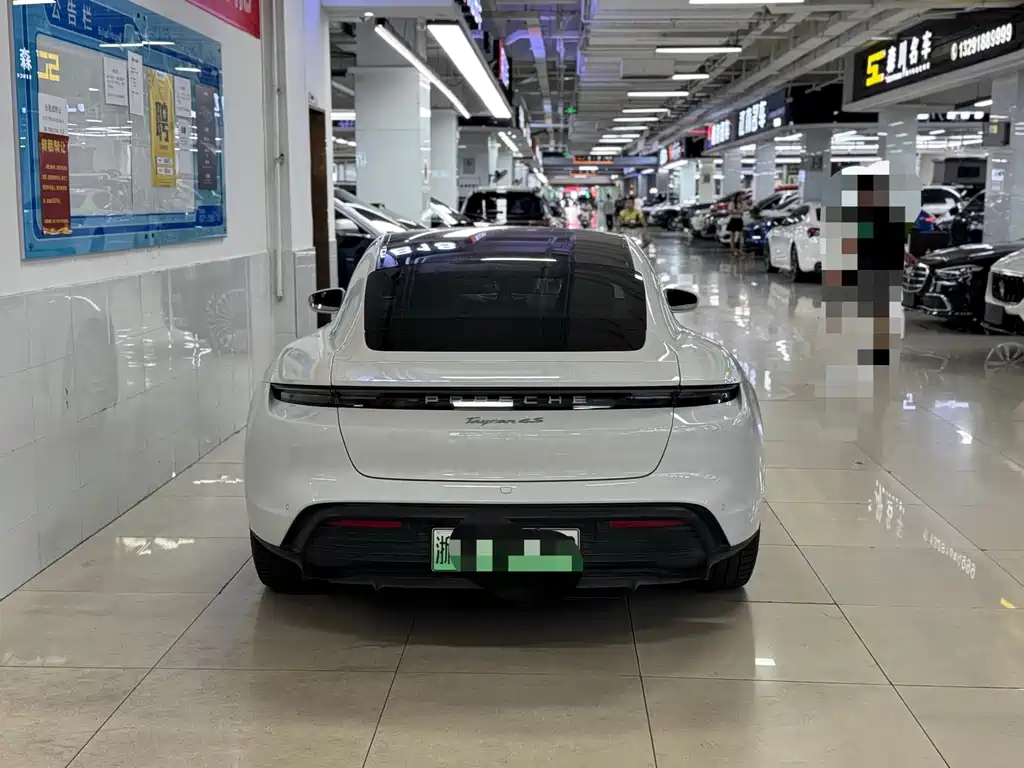 Porsche Taycan — миниатюра 2