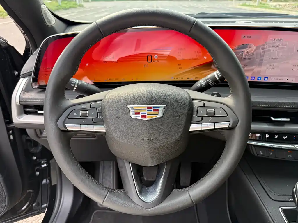 Cadillac XT4 — миниатюра 6