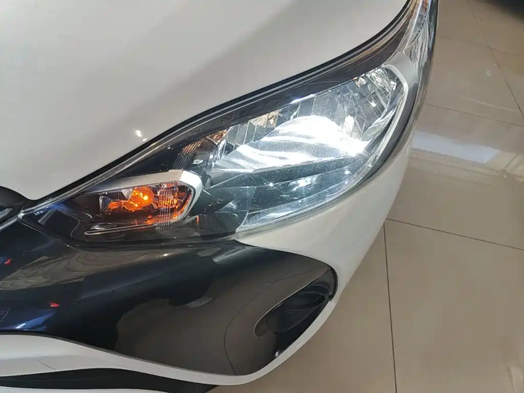 Toyota Yaris L — миниатюра 24