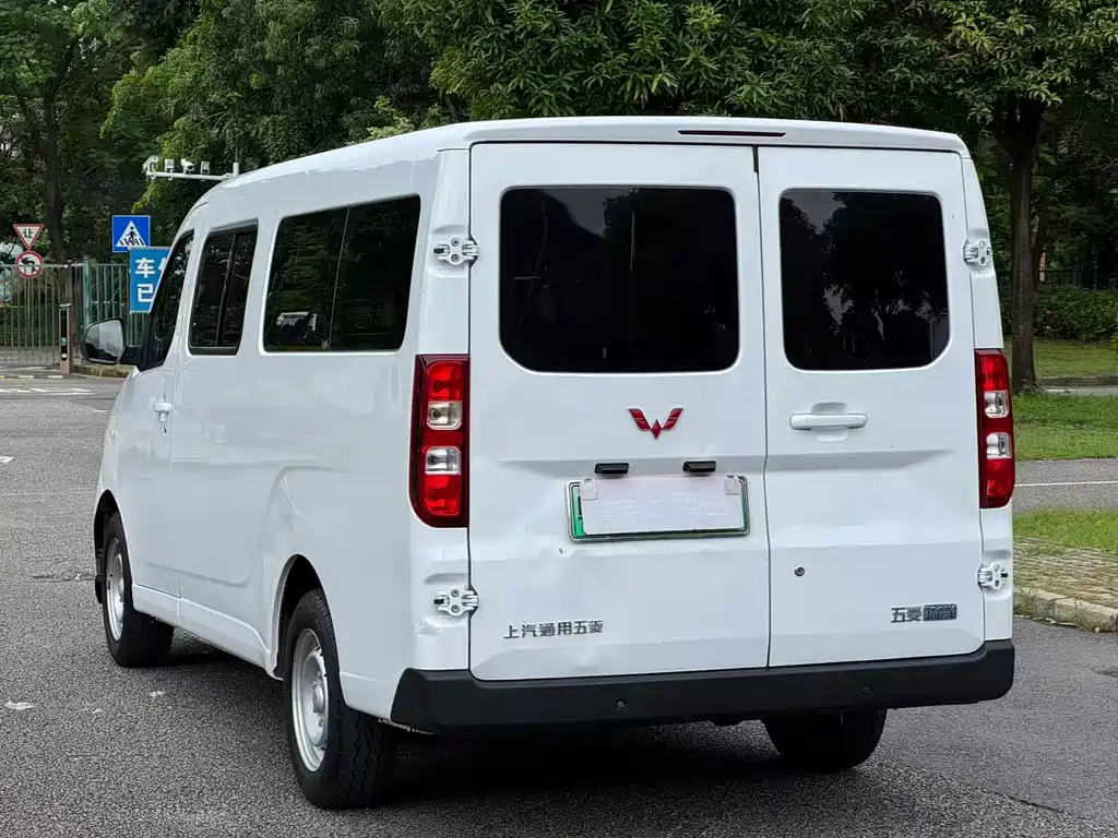 Wuling Yangguang — миниатюра 6