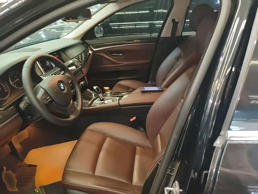 BMW 5 Series — миниатюра 15