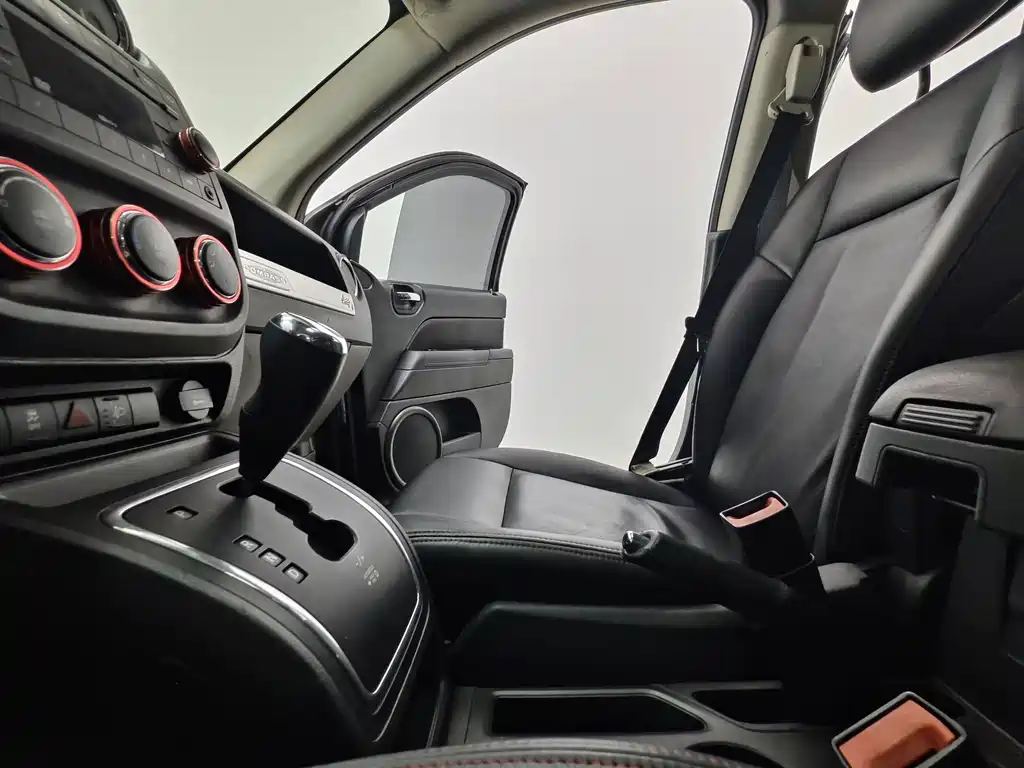 Jeep Compass (Import) — миниатюра 12