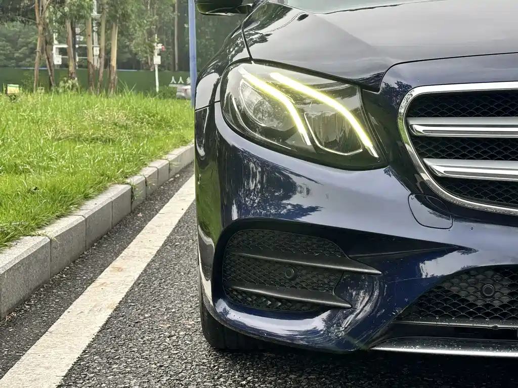 Mercedes-Benz E-Class — миниатюра 8