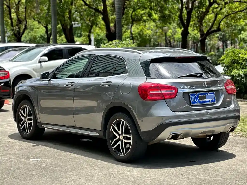 Mercedes-Benz GLA 2015 GLA 220 4MATIC Fashion