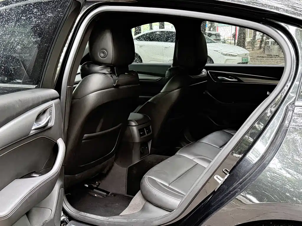 Cadillac CT5 — миниатюра 8