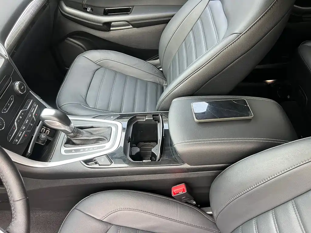 Ford Edge — миниатюра 14