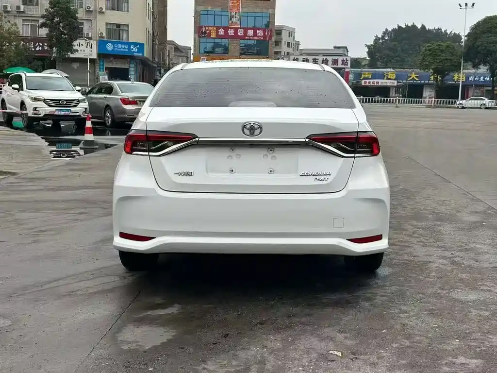 Toyota Corolla — миниатюра 5